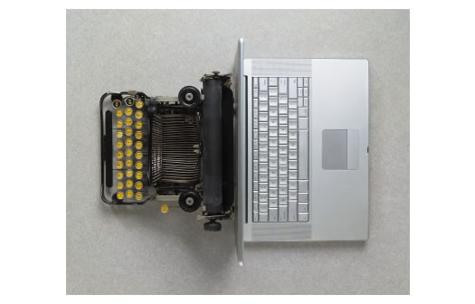 typewriter-laptop-analog-vs-digital