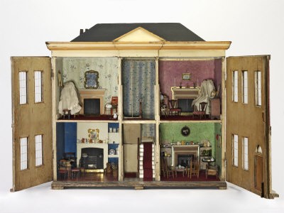 dolls-house-inside-view-of-kitchen-and-other-rooms