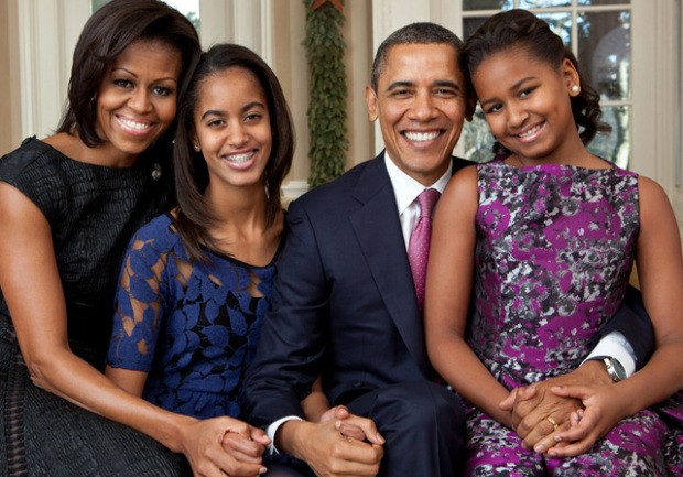 obama_family_portrait_2011_620x433