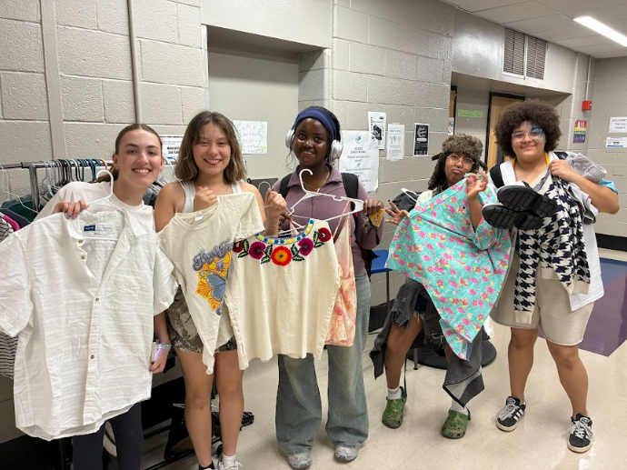 SLA students with their thrifted finds!